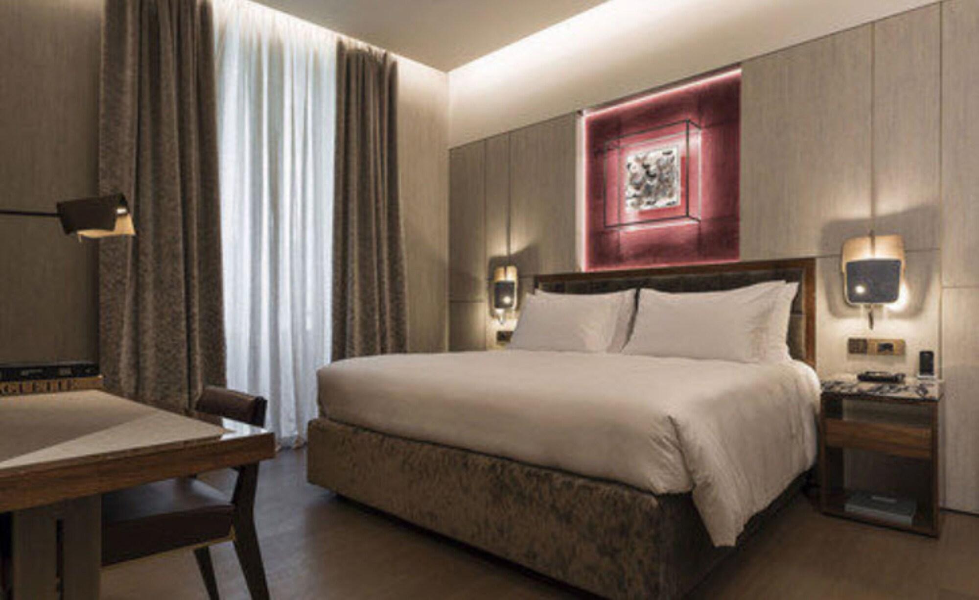 Fendi Private Suites - Small Luxury Hotels Of The World Рим Екстериор снимка