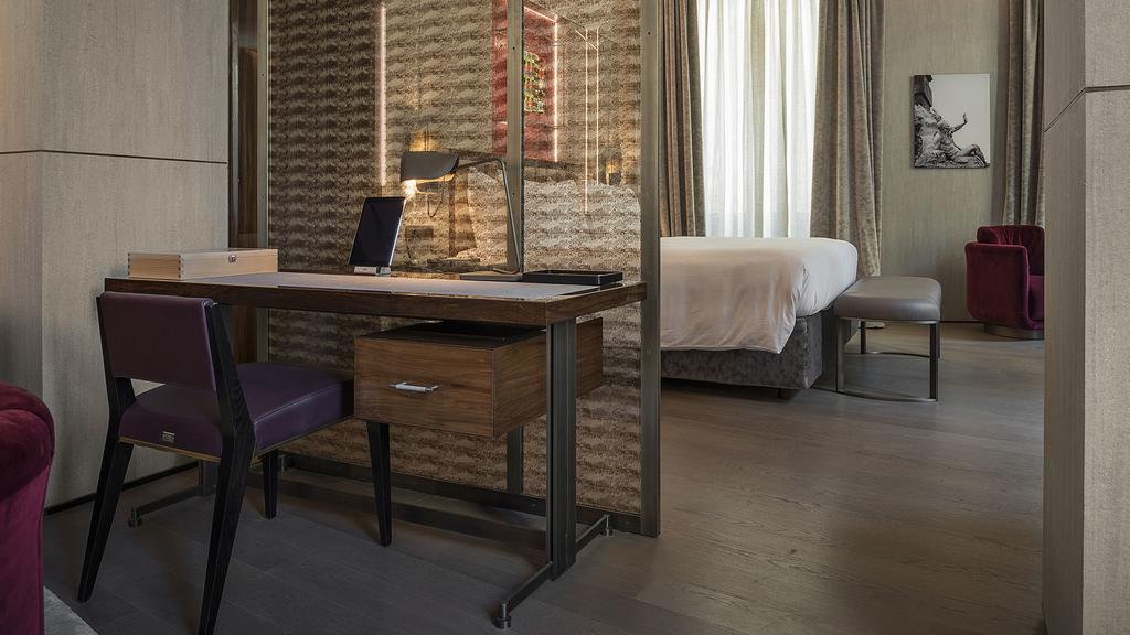 Fendi Private Suites - Small Luxury Hotels Of The World Рим Екстериор снимка