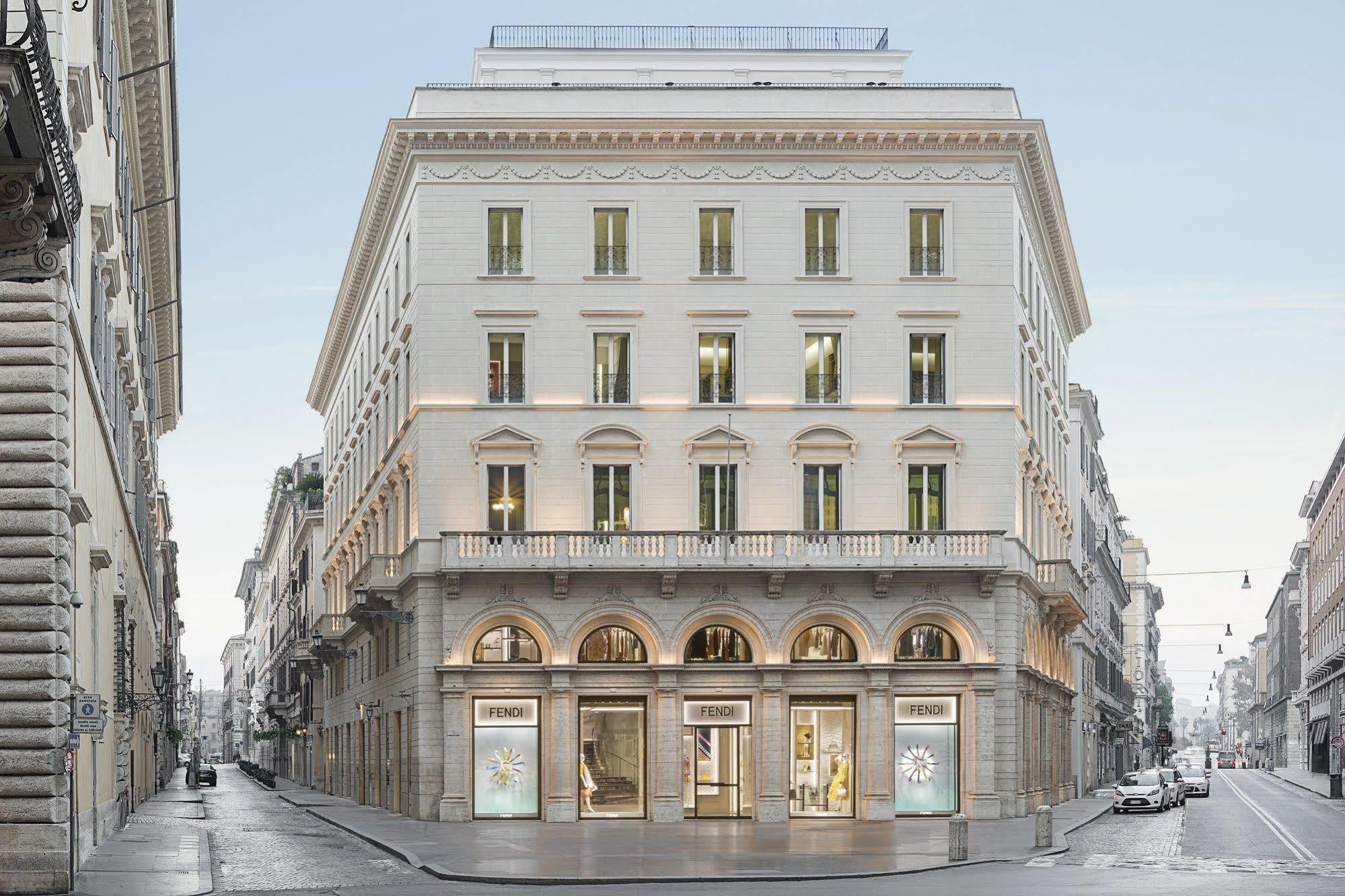 Fendi Private Suites - Small Luxury Hotels Of The World Рим Екстериор снимка